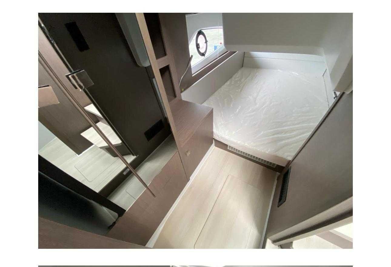 Продам яхту Sealine С390