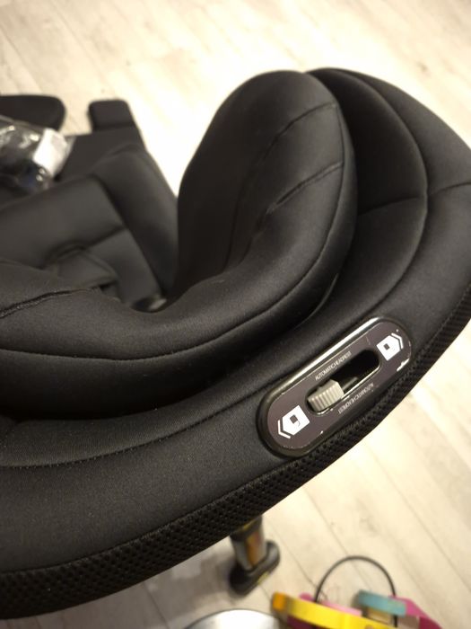 Axkid Minikid 3.0 - RWF fotelik samochodowy | PREMIUM Shell Black