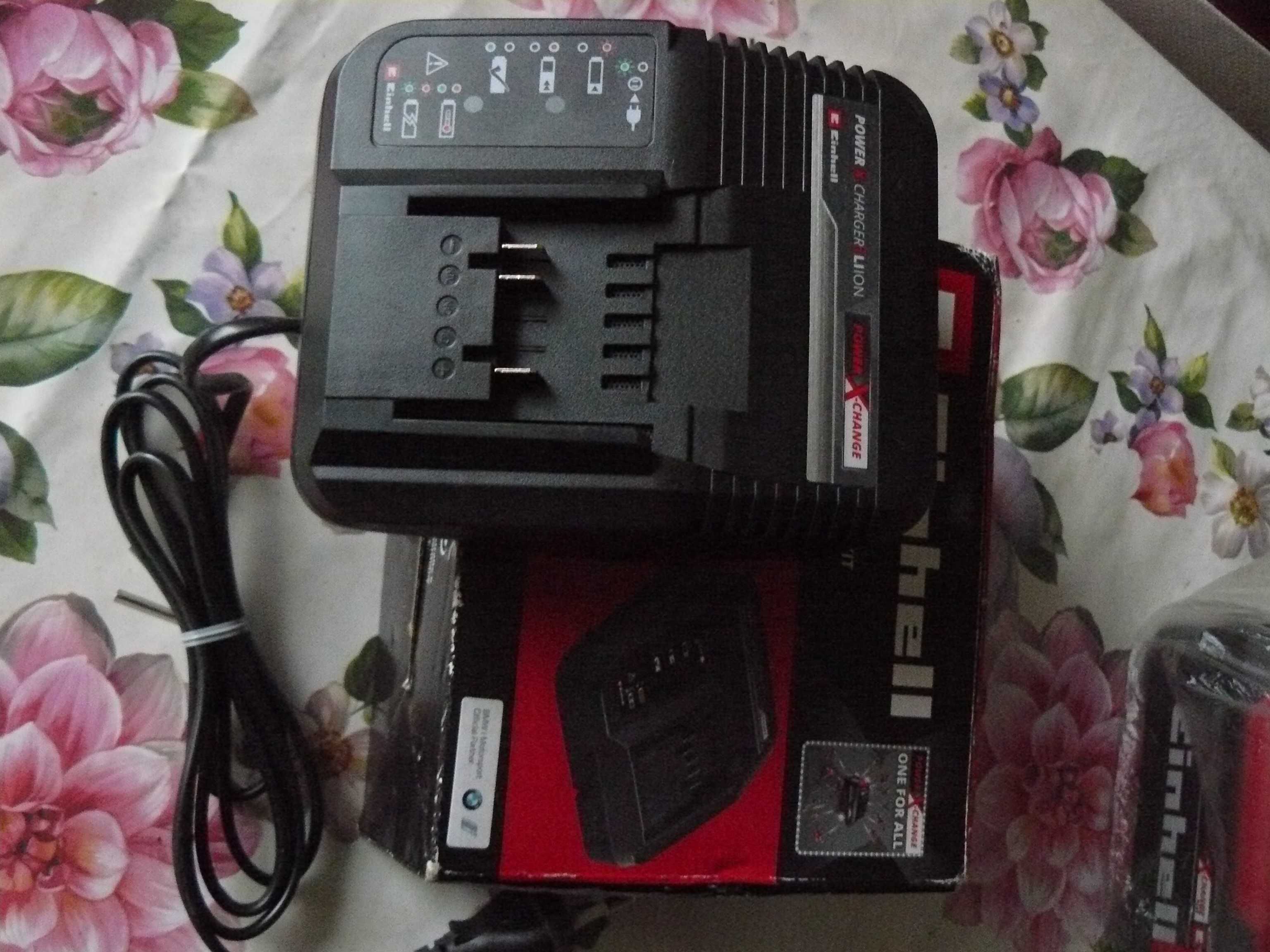 Akumulator Einhell wraz z ładowarką 5.2 amp. o dużej pojemności