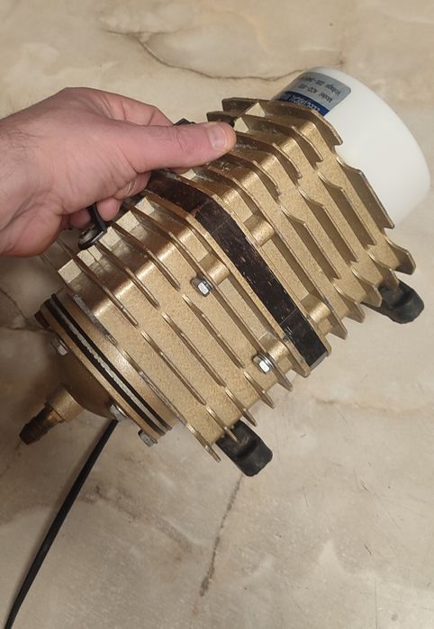 Компресор для ставка, поршневий Sunsun ACO-012, 150 л/м