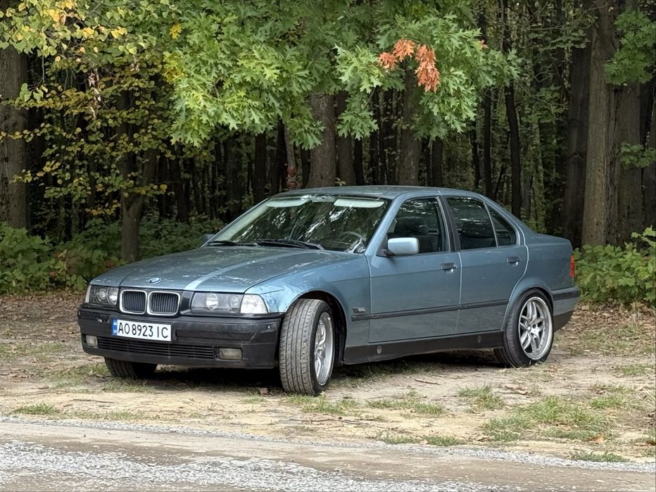 Продам BMW e36 320i