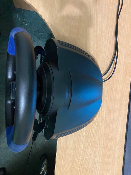 Продам игровой руль Thrustmaster T150( не logitech g25 , g27 g29 )