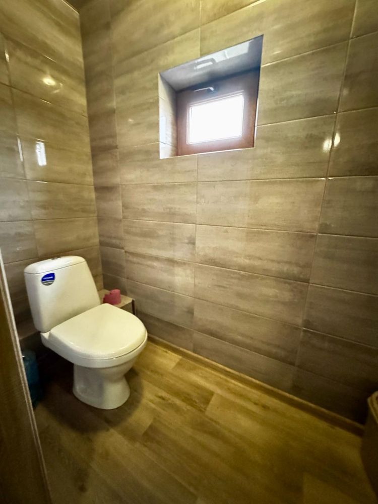Продаж двох будинків біля води