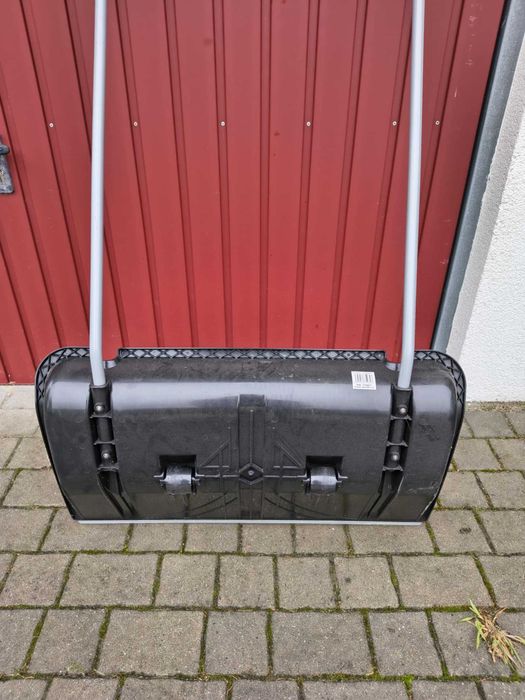 Łopata do odśnieżania śniegu z kołami HECHT 750Gt szerokość 75 Cm
