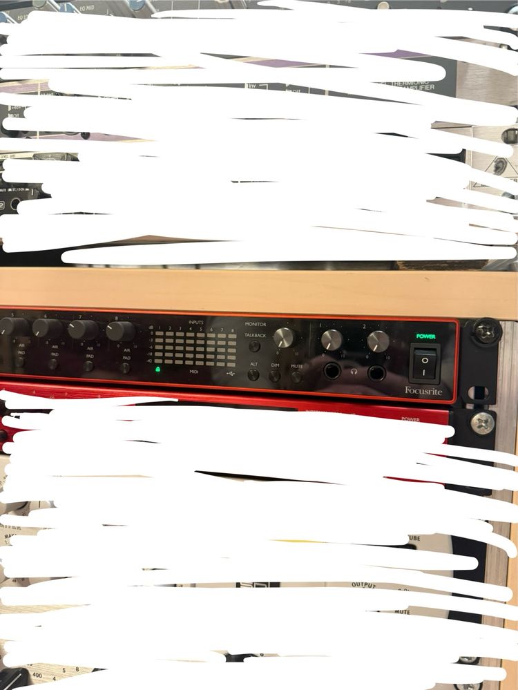 Focusrite Scrarlett 18i20 third-generation audio interface 20-out