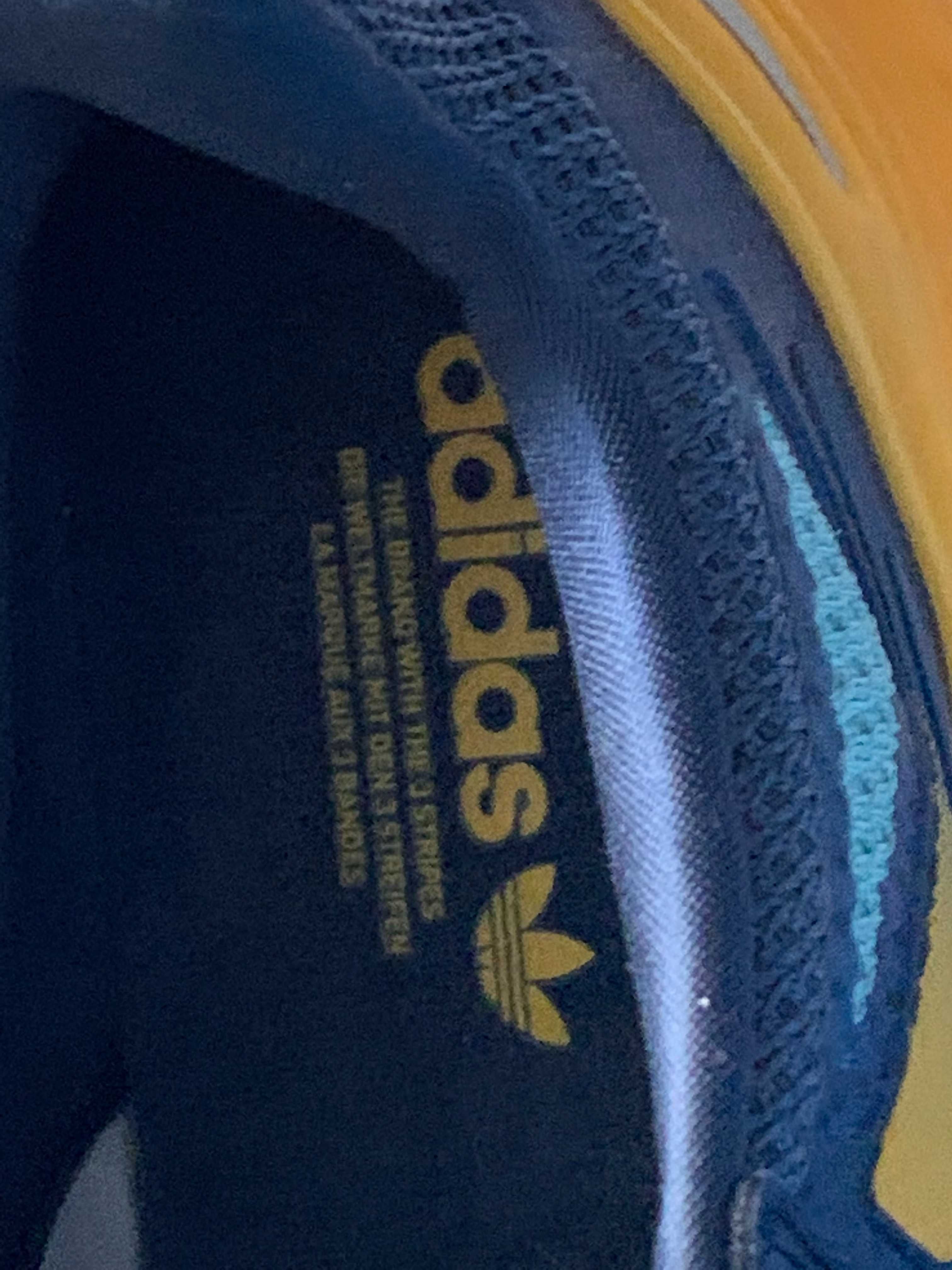 Tênis marca adidas