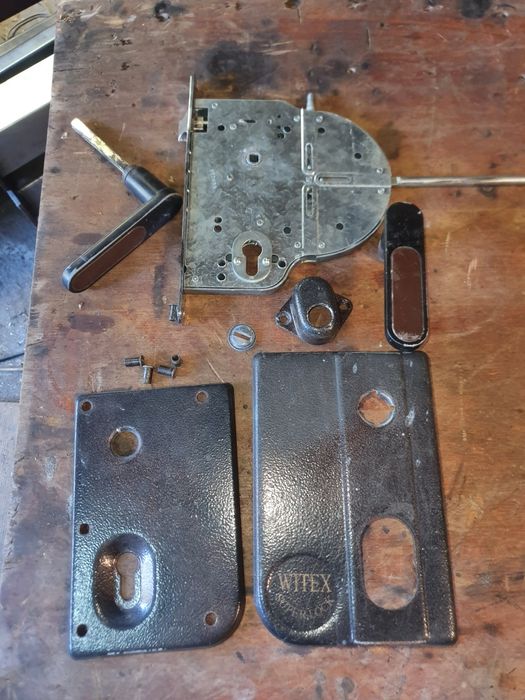 Witex super lock wieloryglowy  do drzwi antywłamaniowy