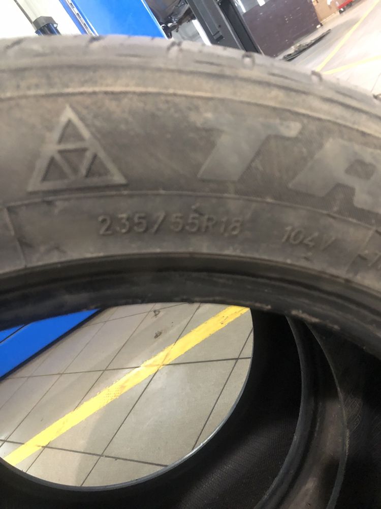 продам два колеса 235 55 18