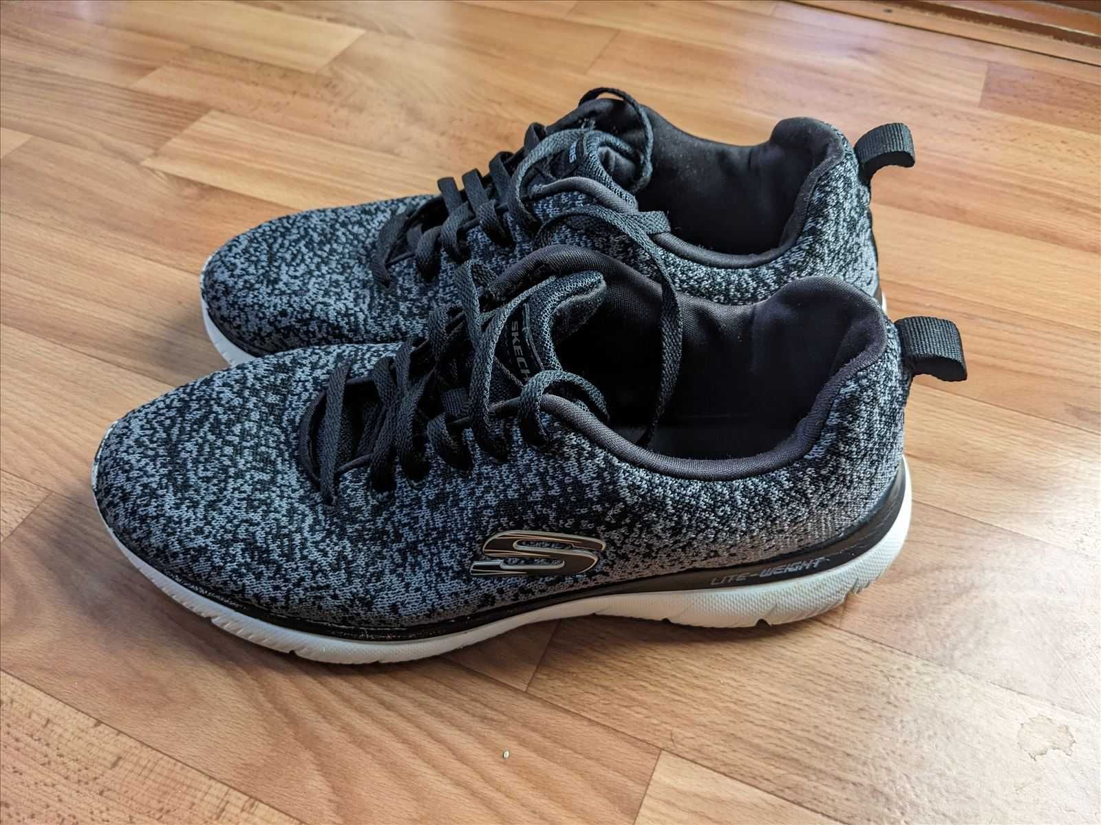 Кросівки Skechers 42 р.