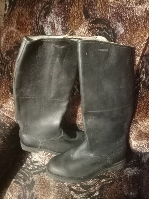 Кожані нові сапоги