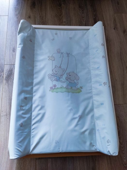 Przewijak + solidna nakładka na łóżeczko