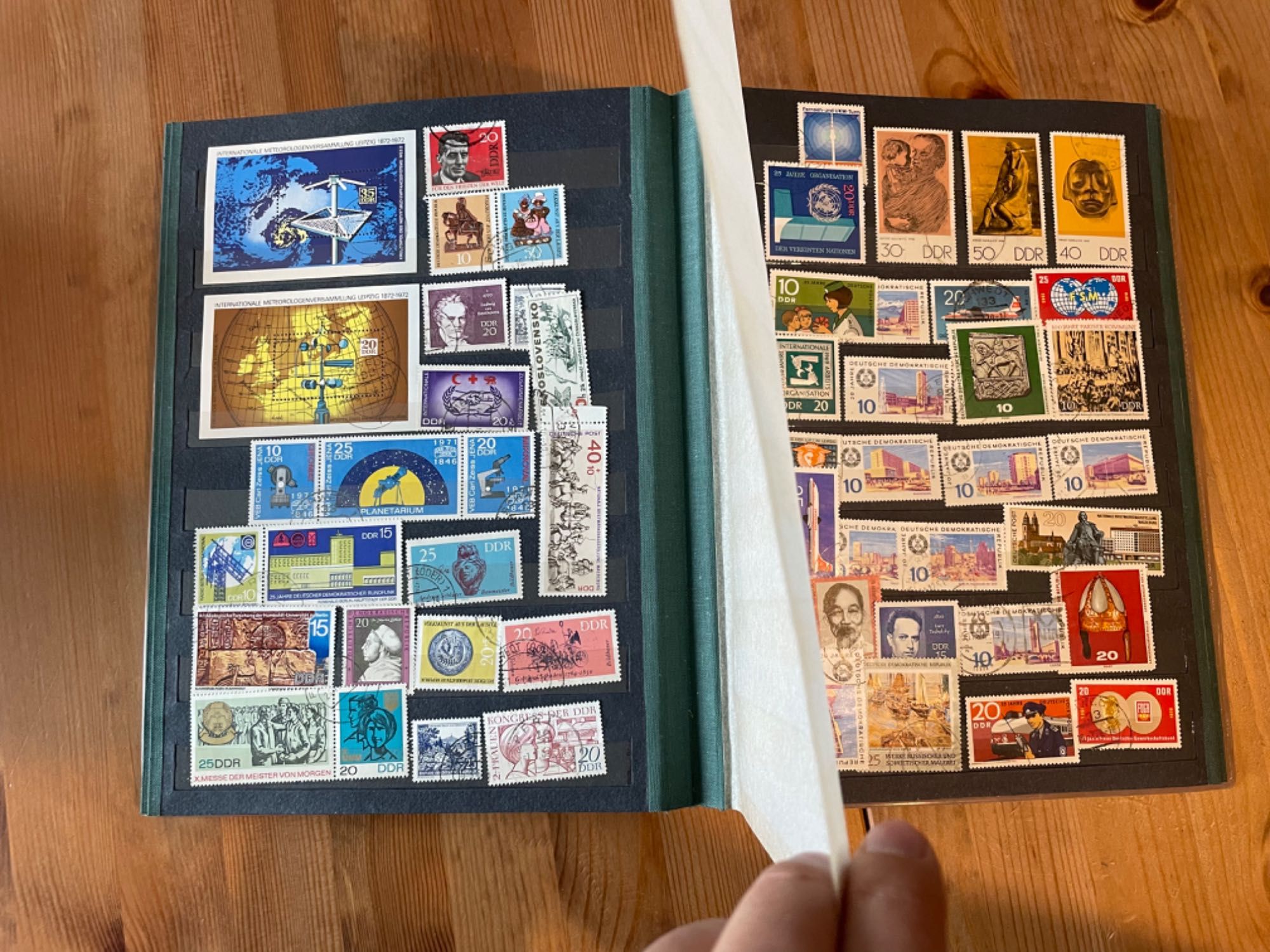 Klaser znaczki pocztowe DDR