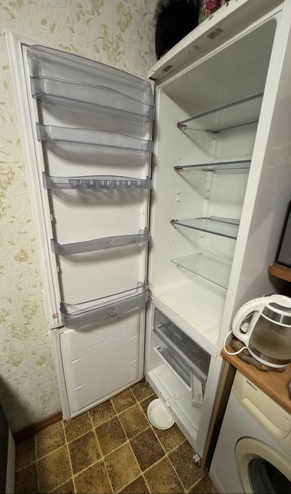 Холодильник Snaige НЕ працює