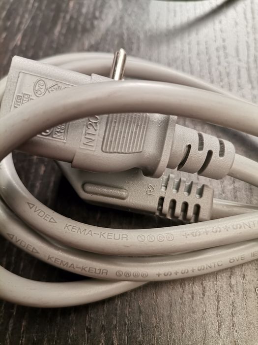 Cabos eléctricos para equipamentos de som.