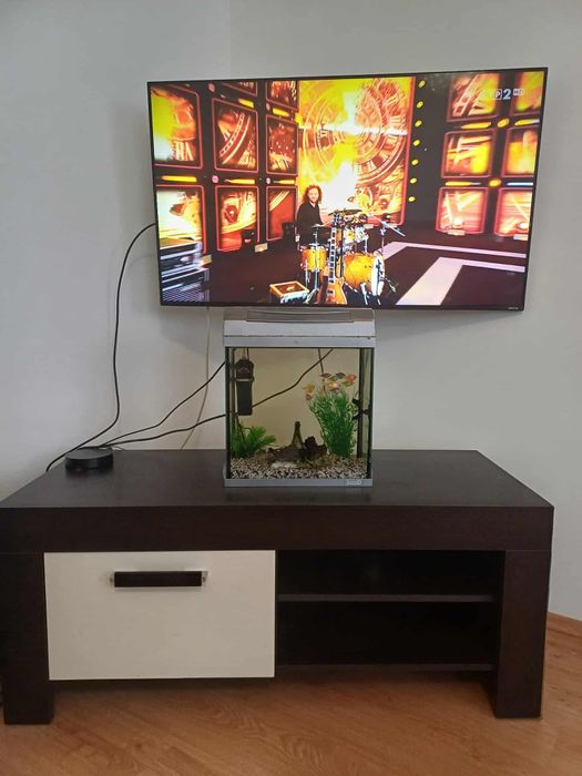 Telewizor LG 49 cali z uchwytem