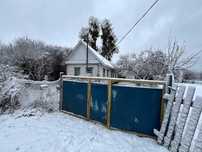 Невеличкий будиночок в тихому місці
