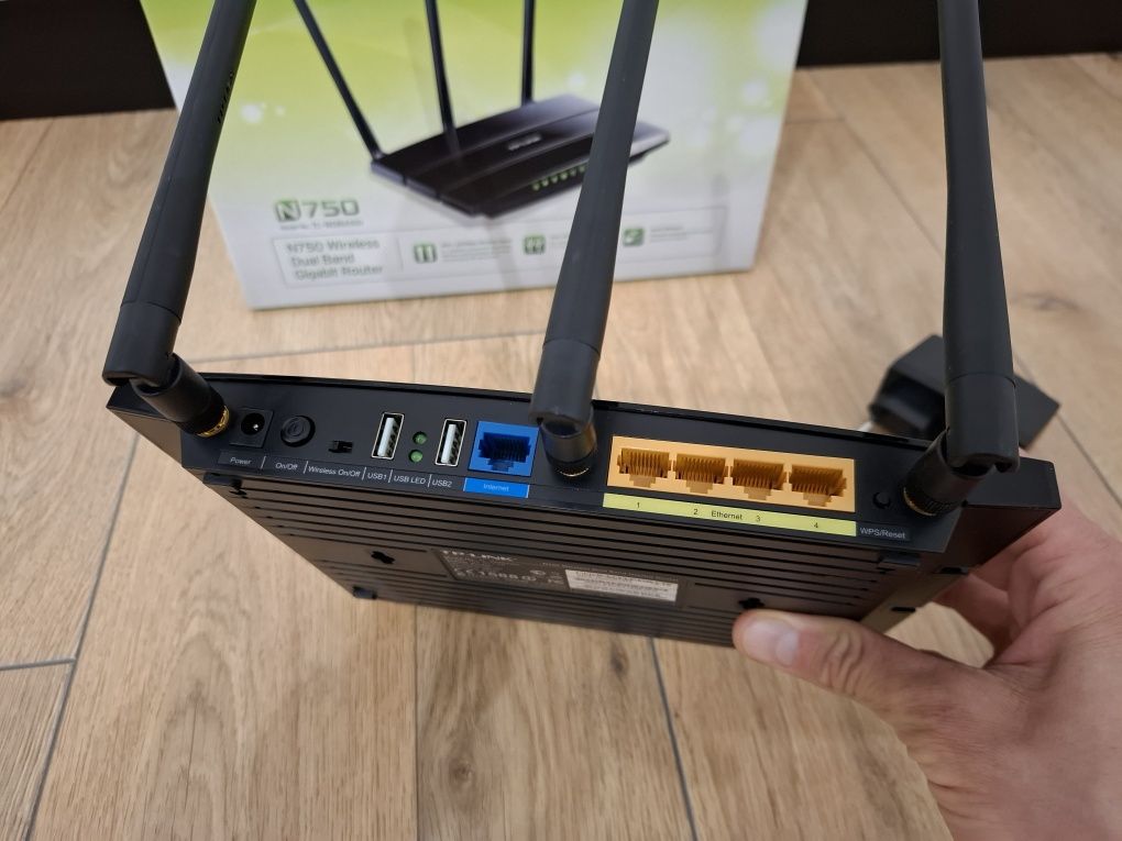 Router TP-Link N750 TL-WDR4300