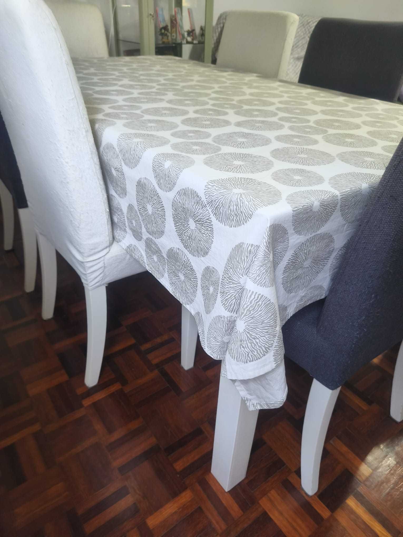 Mesa de jantar extensível IKEA - como nova!