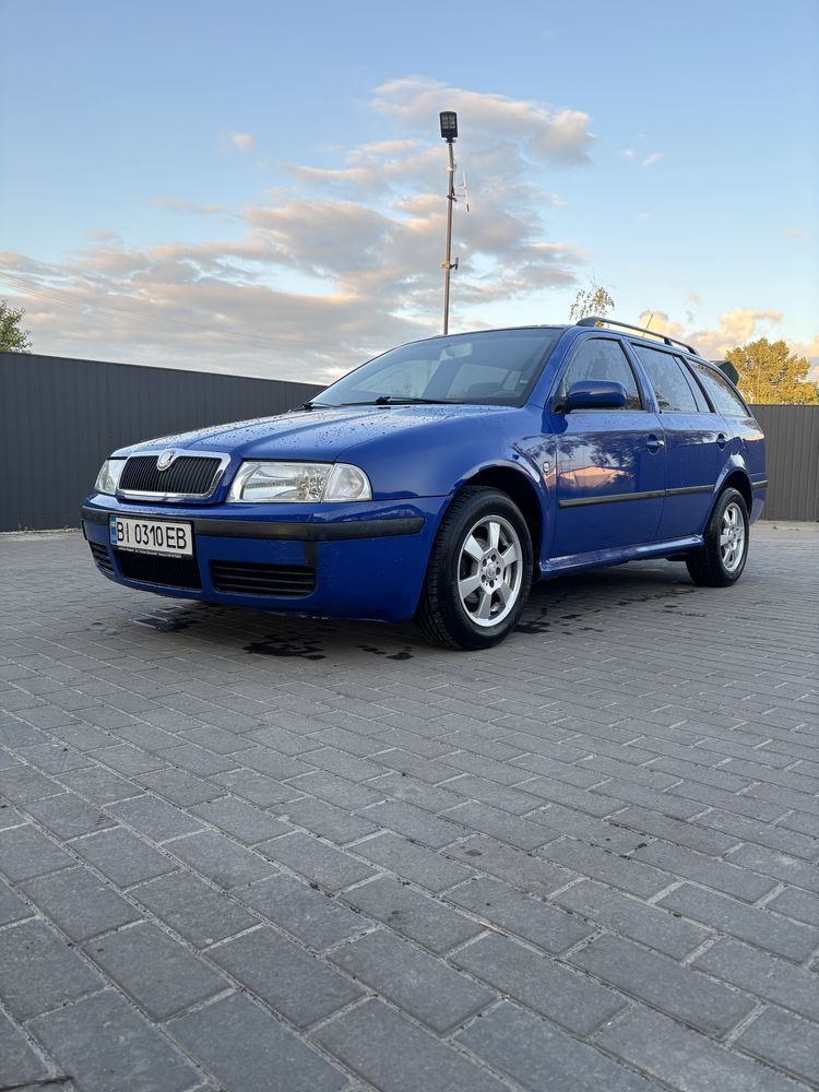 Skoda Oktavia tour 1.6 MPI lux