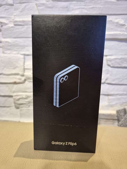 Telefon Samsung Galaxy Z  Flip 6 nowy demo