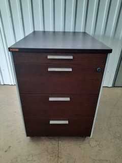 Conjunto de Mobiliário de escritório Altamira em madeira Wengué.