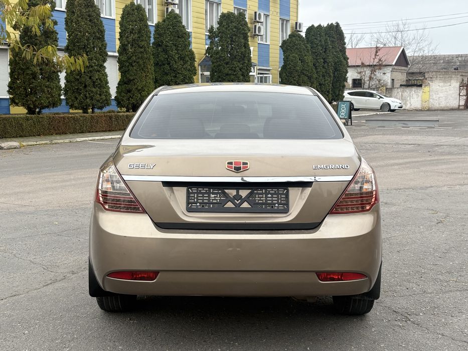 Гарна Geely Emgrand 7