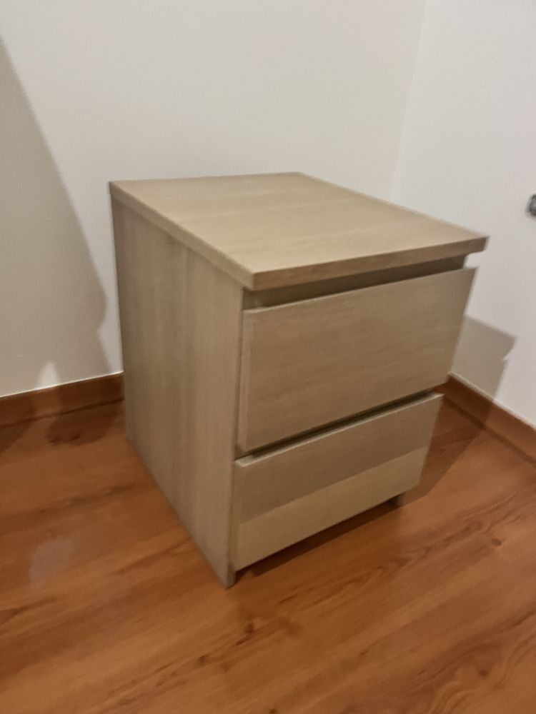 Mesa cabeceira MALM