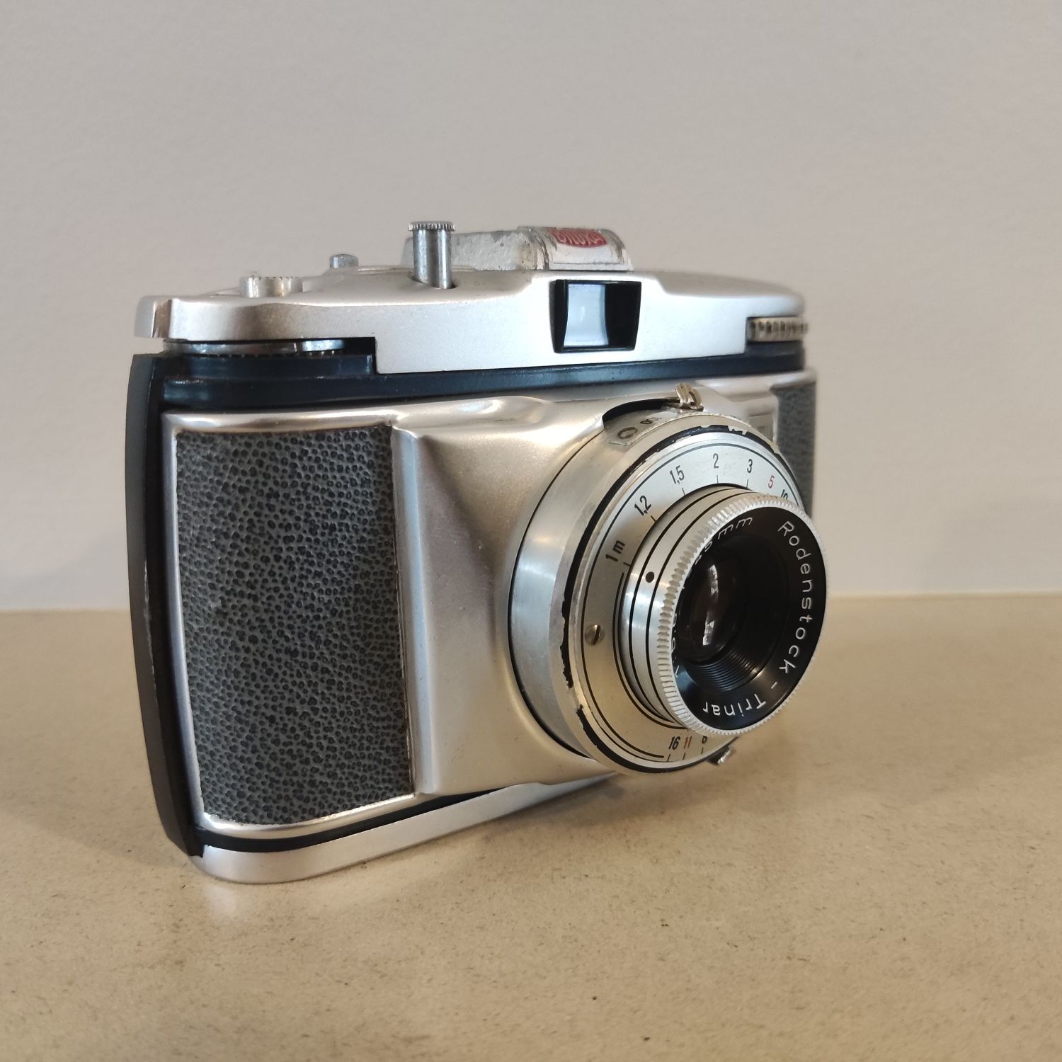 Bilora Bella 35 - 127 film Rangefinder Camera (vintage)