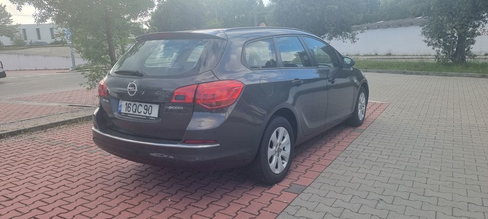 Opel Astra Sport ToUrer  1.3 CDTI Exeutive vendo ou troco