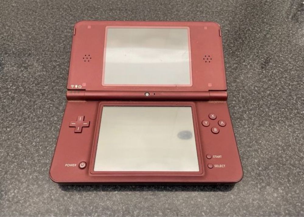 Nintendo DSi XL Bordeaux