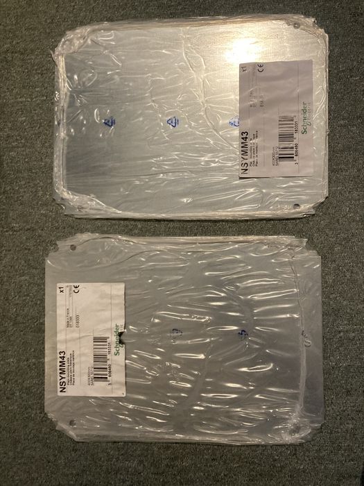 Płyta montażowa pełna 400x 300mm NSYMM43 Schneider (2 sztuki)