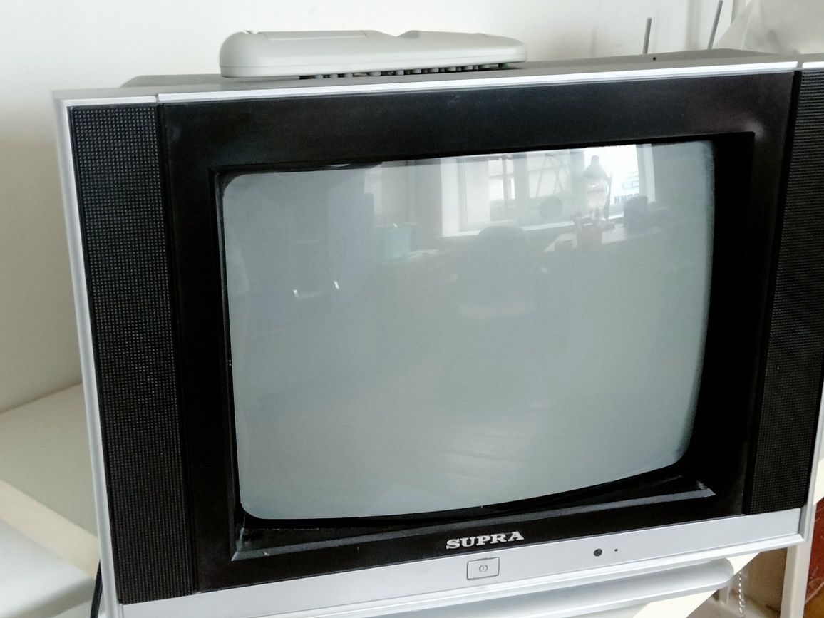 телевізор  Supra