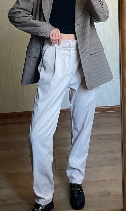 Брюки бежевые тонкие от  shein ,размер м