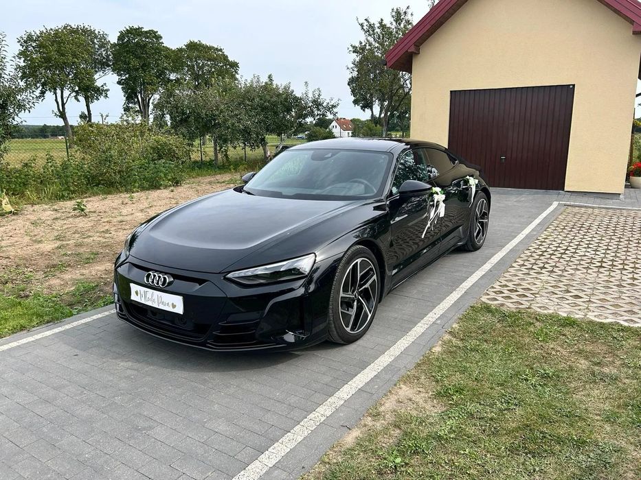 Audi e-tron GT Audi e-tron GT; data rejest. 02.2023 możliwoś Leasingu 2800 netto rata