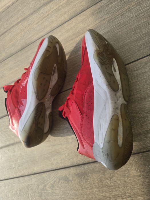 Buty NIKE AIR JORDAN 11 CMFT LOW rozmiar 42