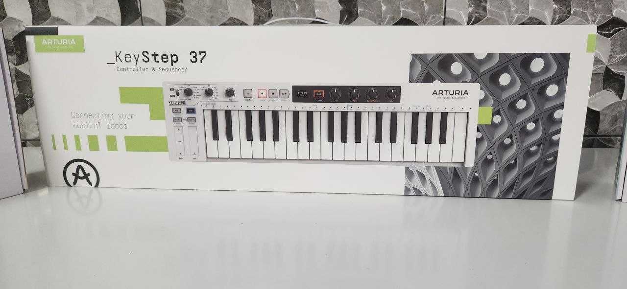Arturia KeyLab Essential 49 міді клавіатура