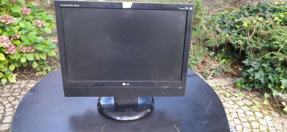 Monitor do komputera "LG" Flatron Wide