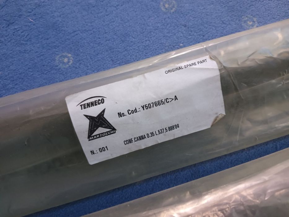 Nieużywane górne golenie Marzocchi 888 35mm