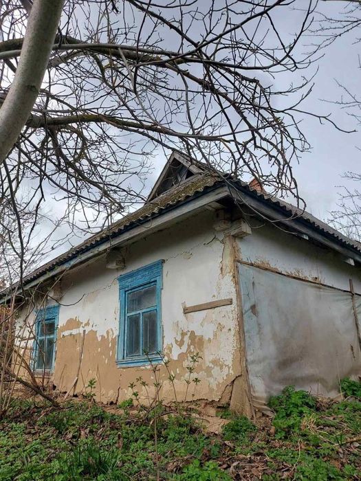 Будинок в мальовничому селі Бородані ,  130 км від Київа