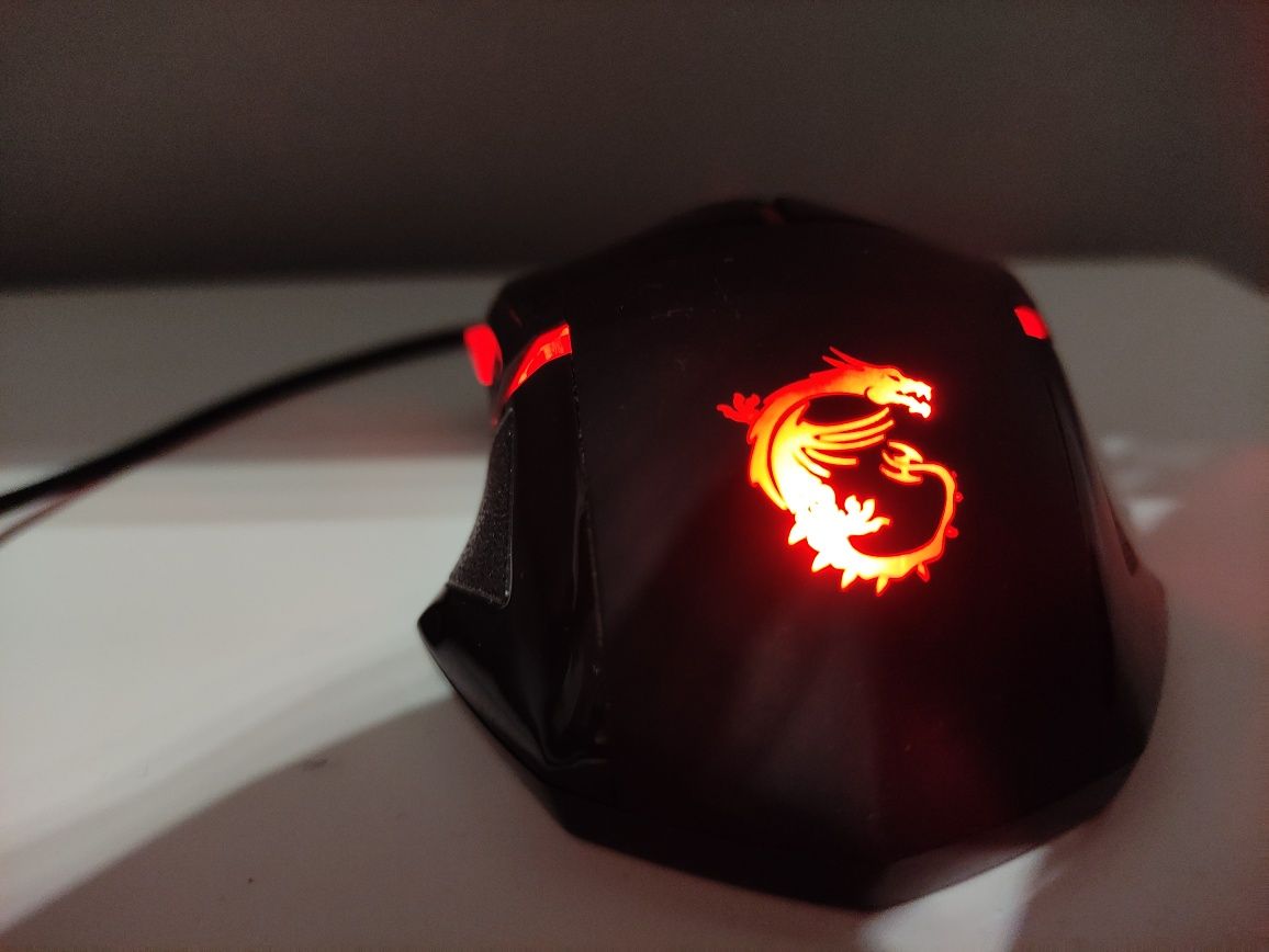 Rato MSI gaming com pesos