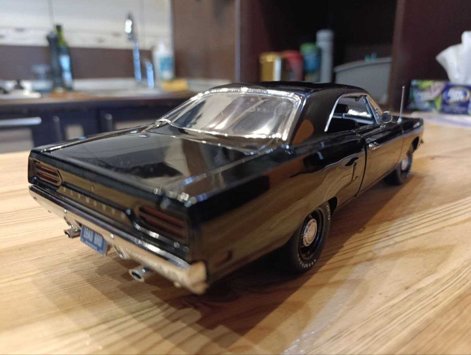 Модель автомобіля 1/18 GMP 1970 PLYMOUTH GTX