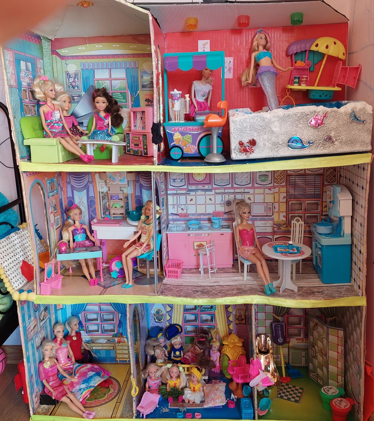 Lalki Barbie wyposażenie do domkui mnóstwo akcesoriów