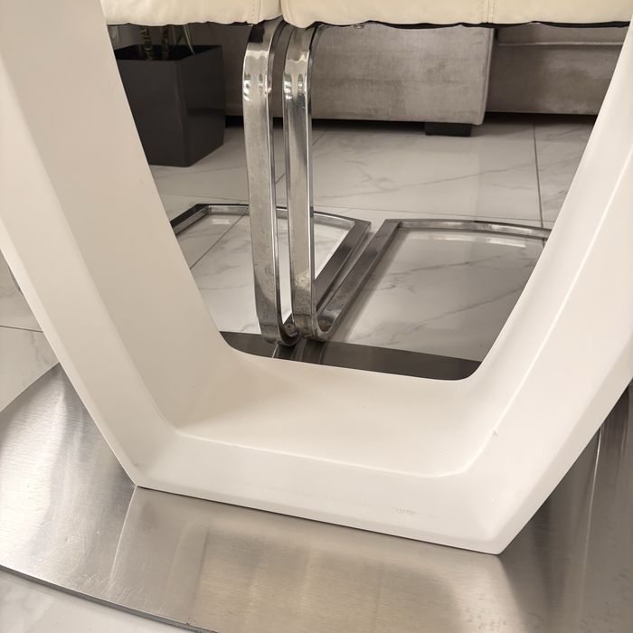 Стіл кухонний з стільцями