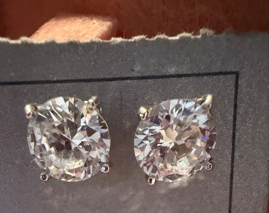 Par de brincos em prata