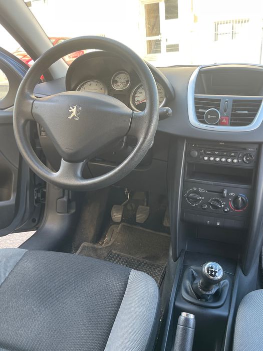 Peugeot 207 - ano de 2006