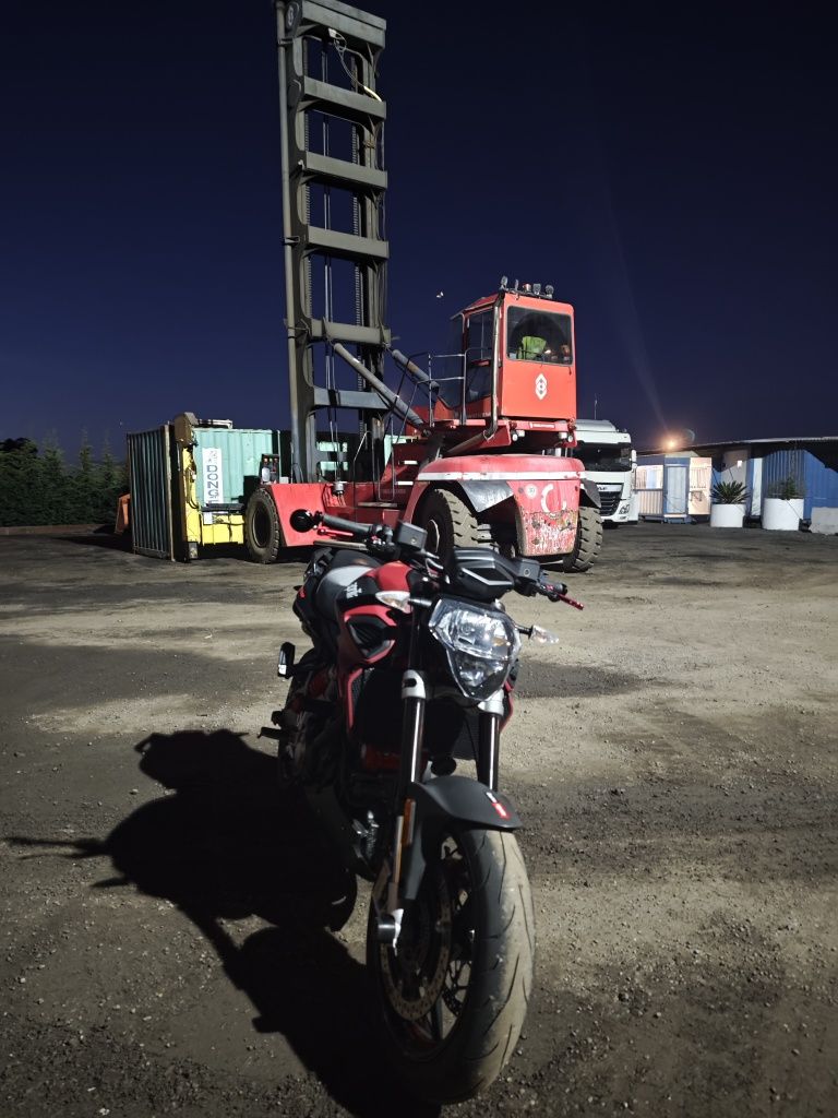 Aprilia Shiver 900