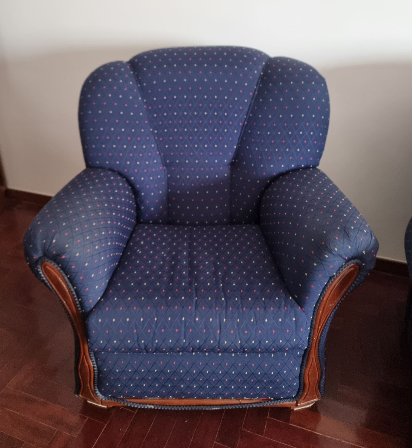 Sofá cama com duas poltronas