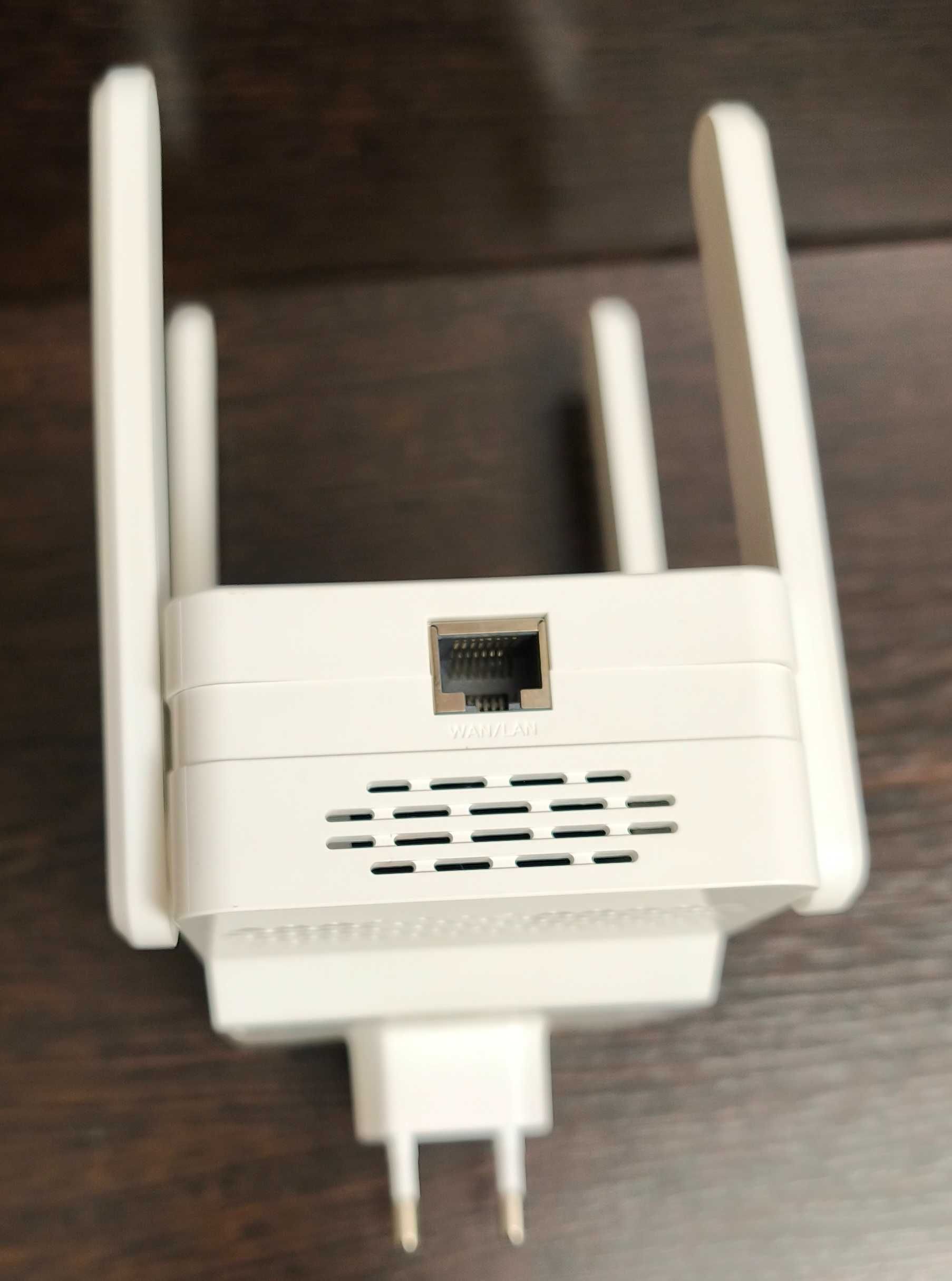 Підсилювач сигналу Repeater Wi-Fi 6 Gigabit Wireless AX3000 2,4/5 ГГц