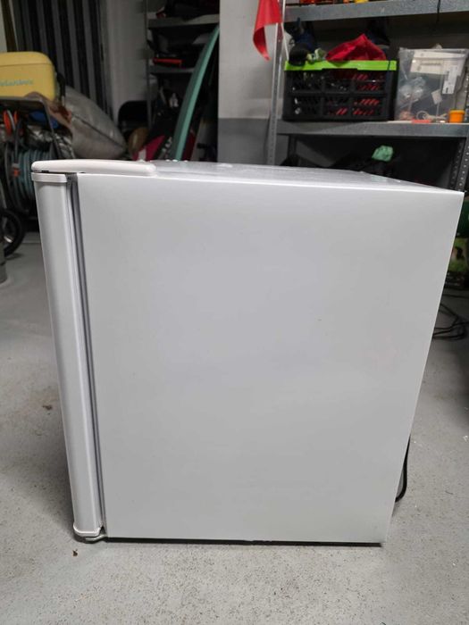 Lodówka BEKO minibar RSO45WEUN