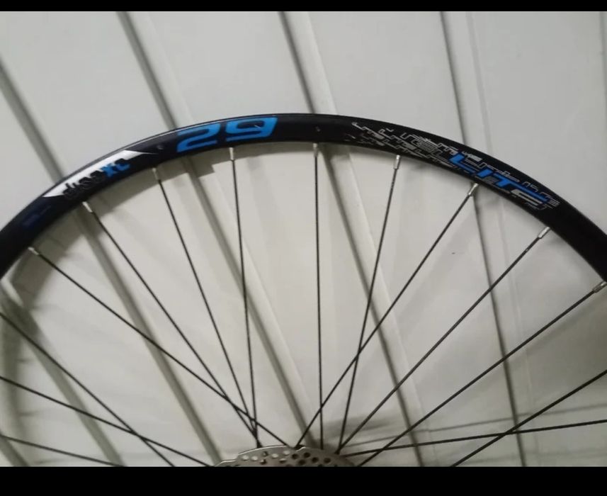 Roda da frente 29 semi-nova